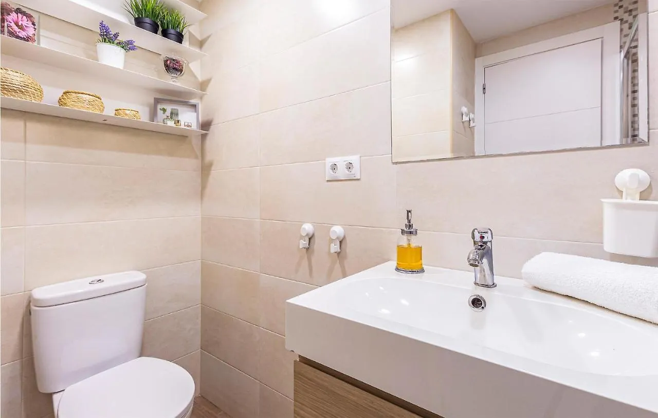 1 Bedroom Gorgeous Apartment In Benalmádena 0*,  Spagna